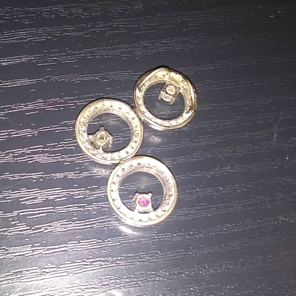 Silver charm 3 stone circle NWOT - Picture 2 of 2